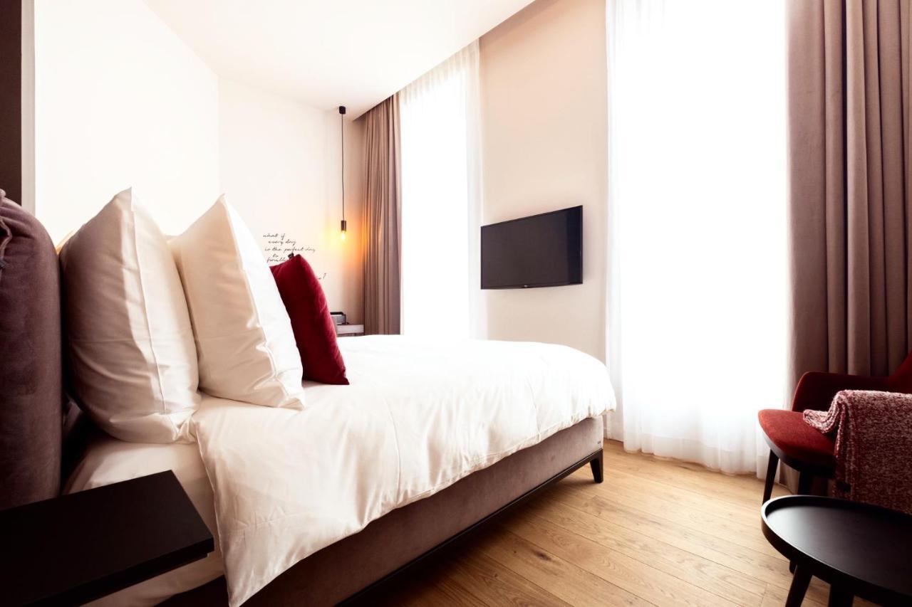 U Eat & Sleep Antwerp Hotel Luaran gambar