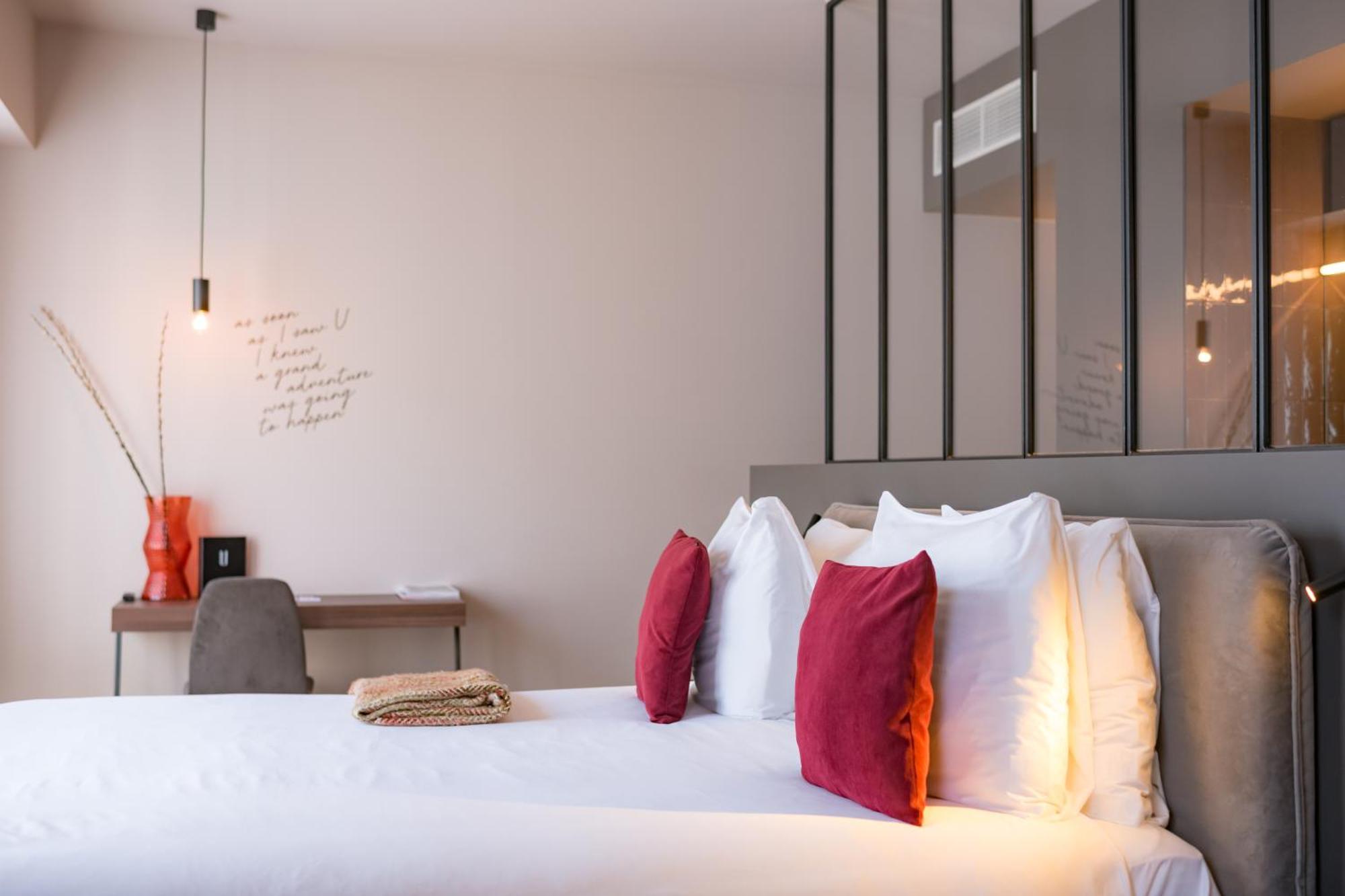 U Eat & Sleep Antwerp Hotel Luaran gambar