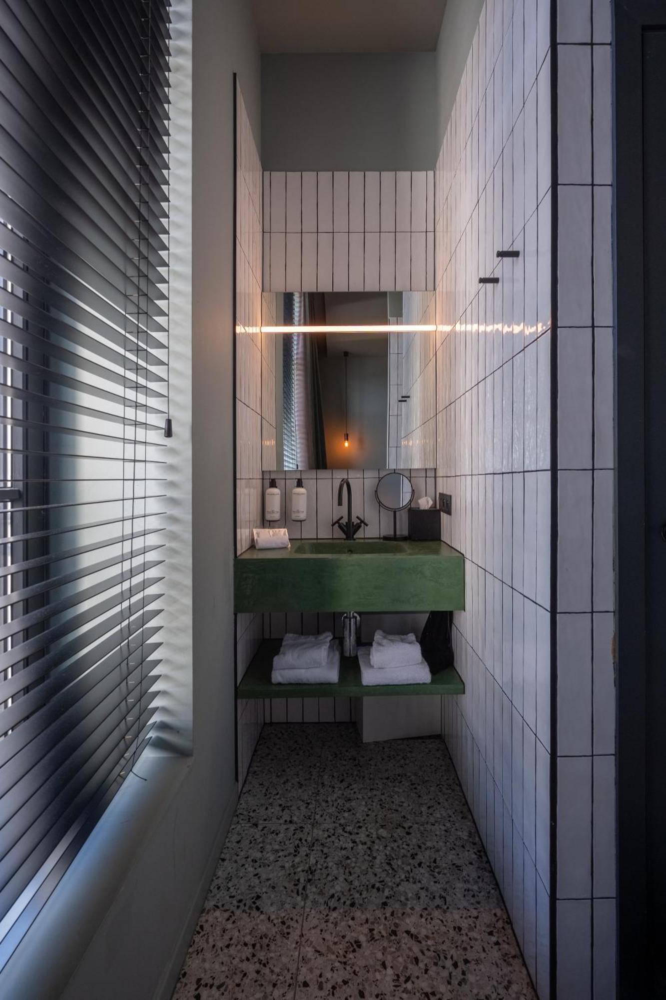 U Eat & Sleep Antwerp Hotel Luaran gambar