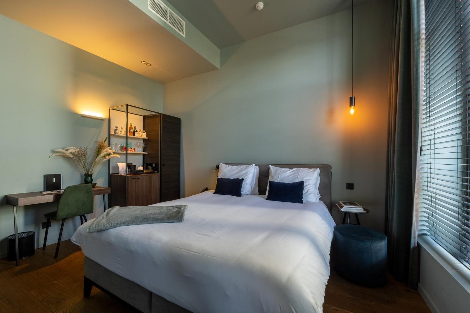 U Eat & Sleep Antwerp Hotel Luaran gambar