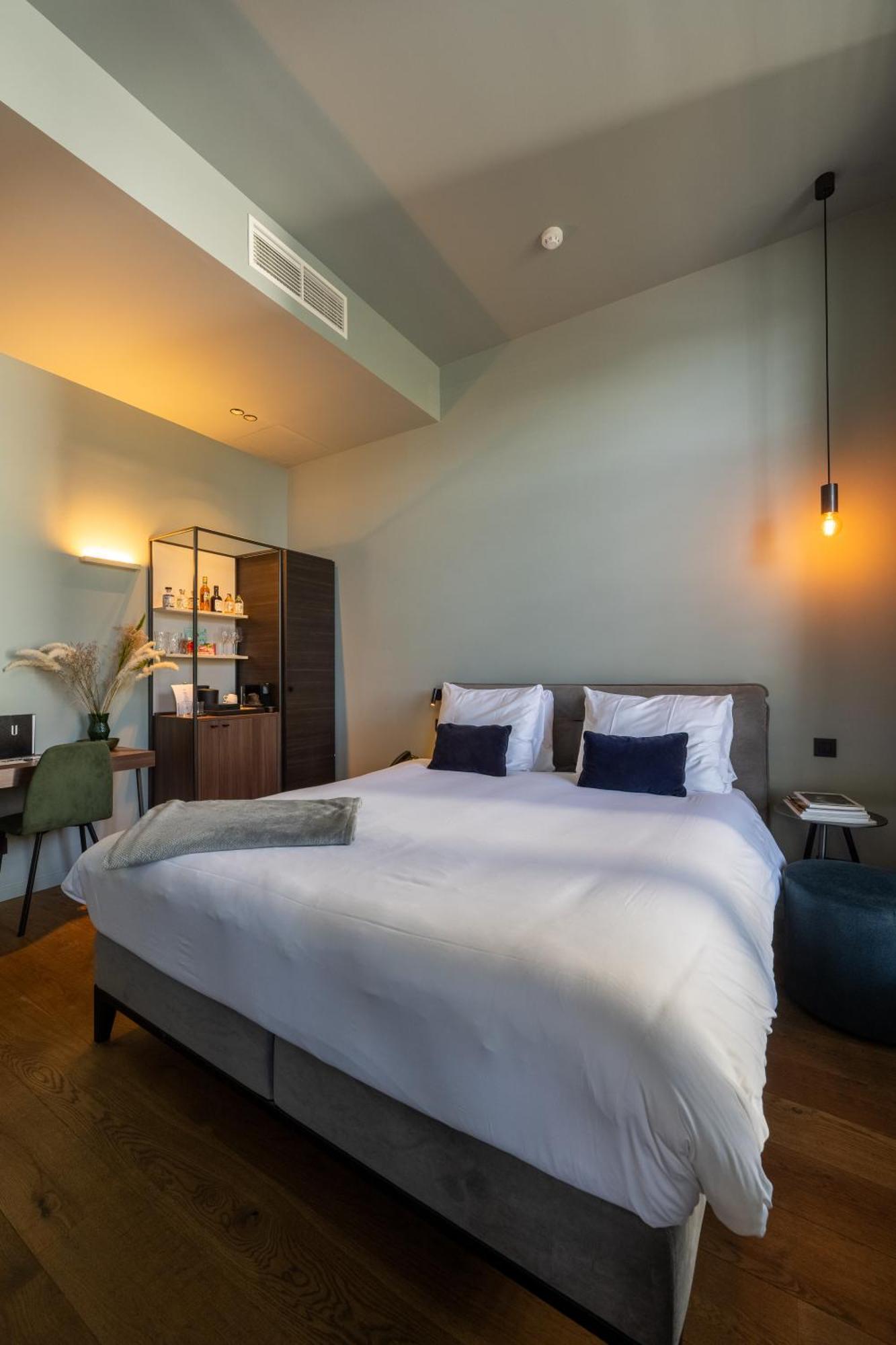 U Eat & Sleep Antwerp Hotel Luaran gambar