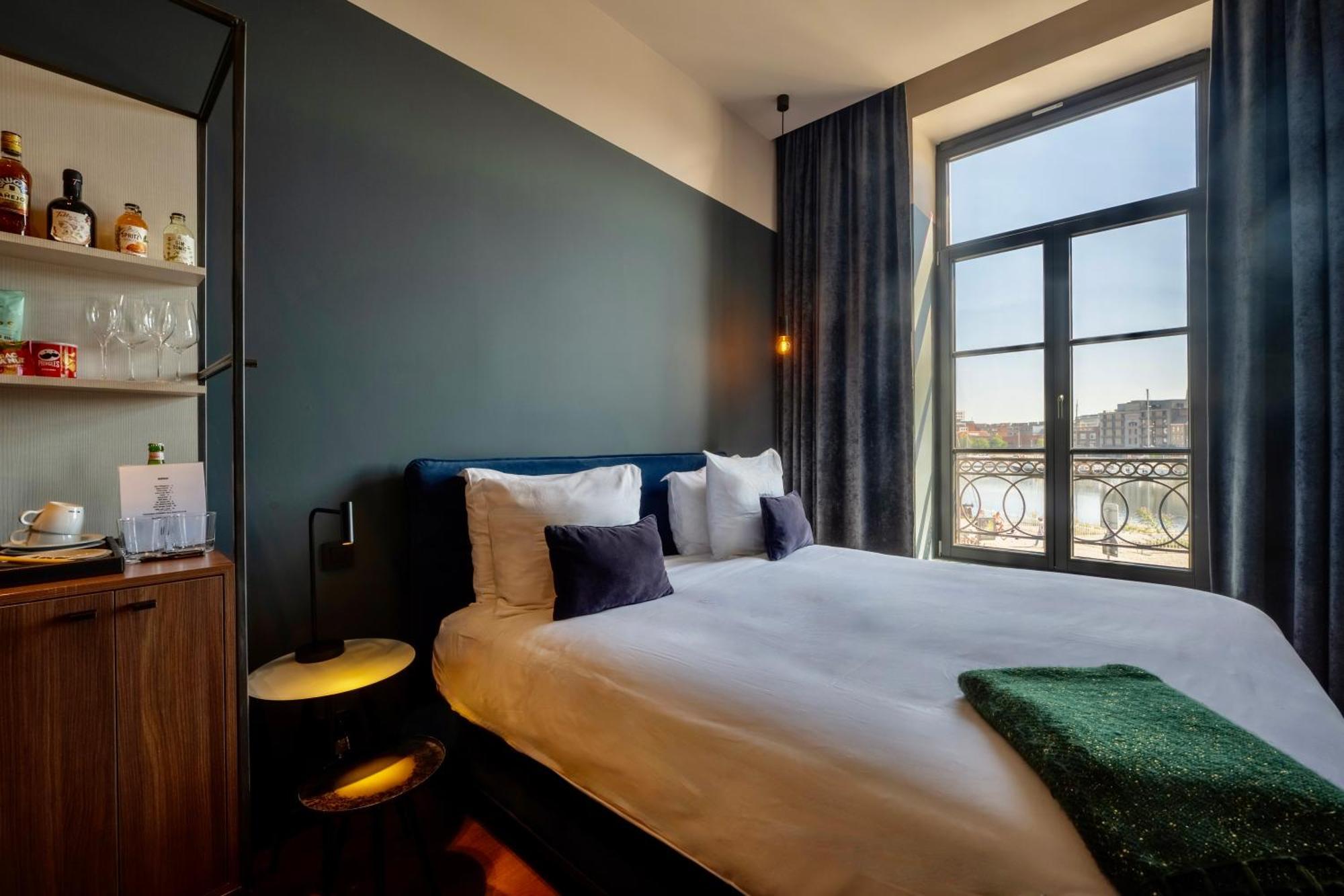 U Eat & Sleep Antwerp Hotel Luaran gambar