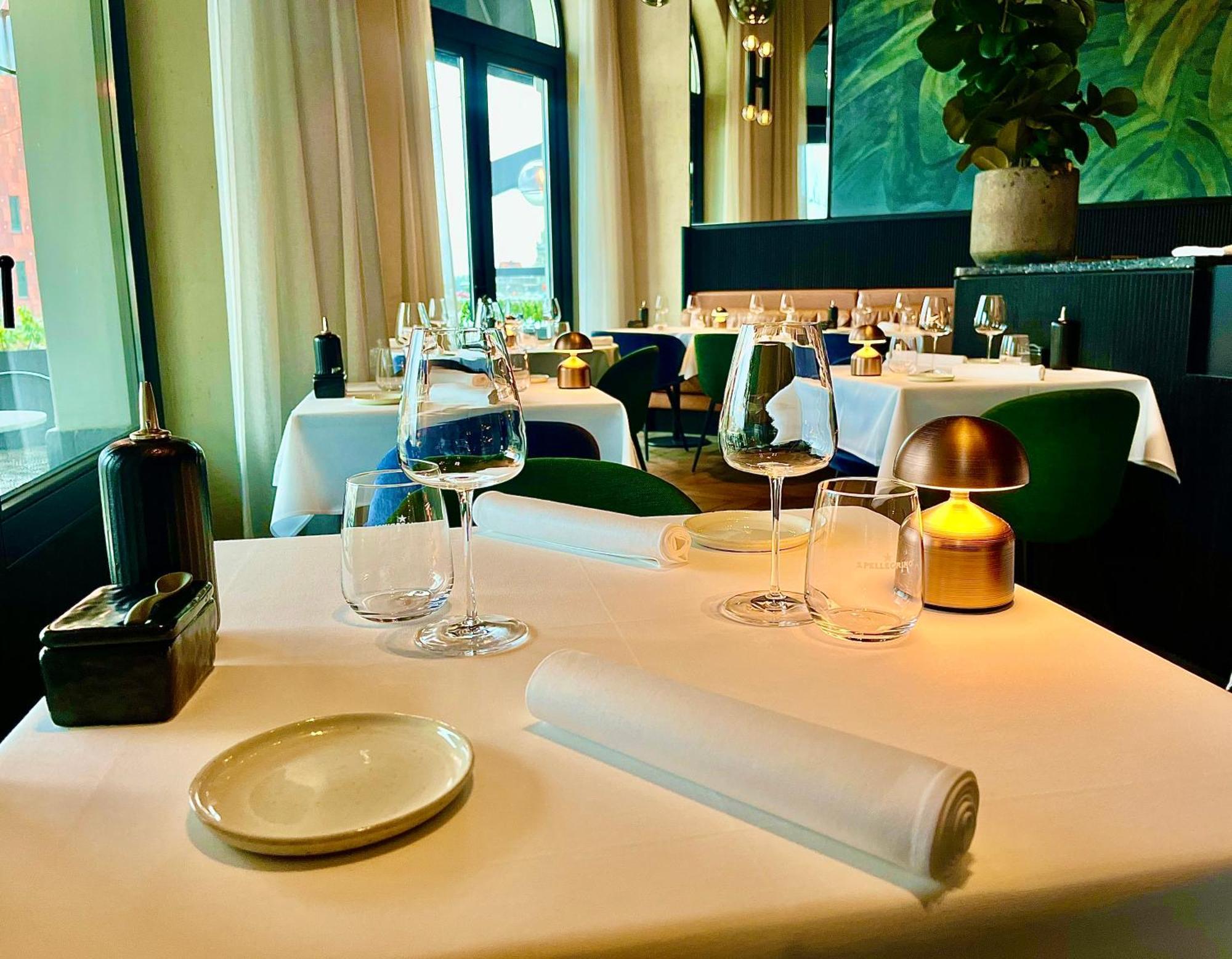 U Eat & Sleep Antwerp Hotel Luaran gambar